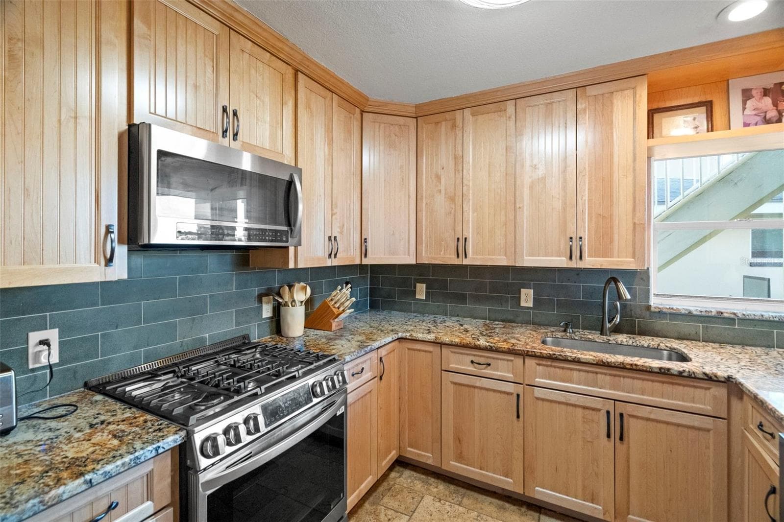 Single Family Residence at 2288 EDYTHE DR, DUNEDIN, photo 10 of 60