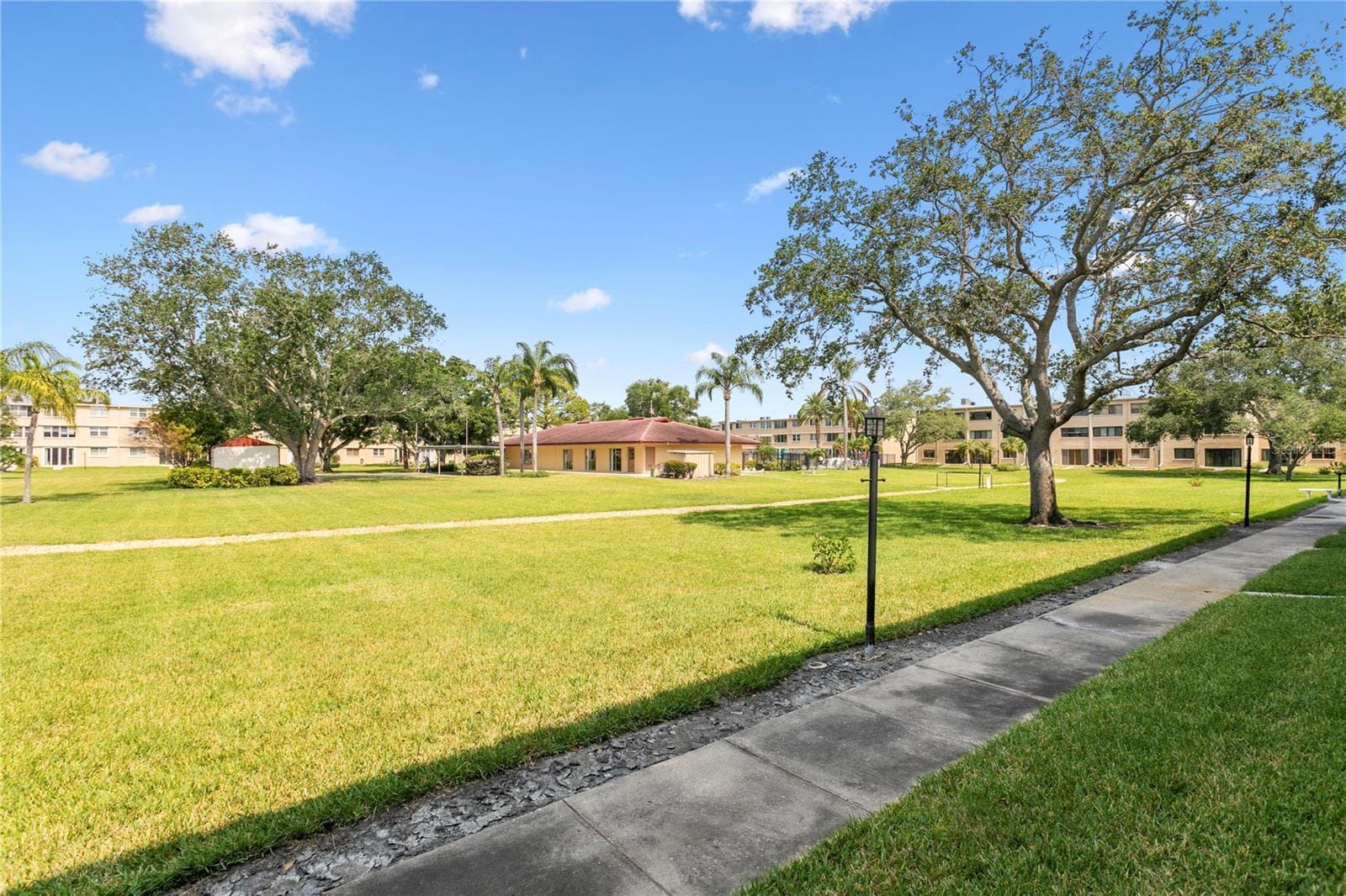 Condominium at 4920 LOCUST ST NE #115, ST PETERSBURG, photo 24 of 28