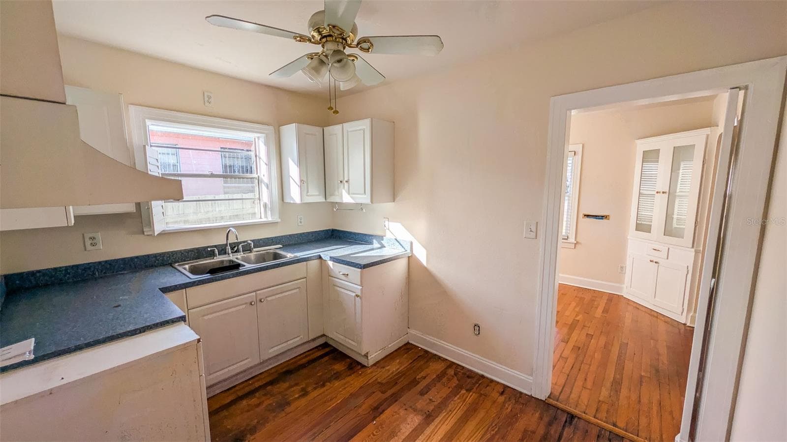 Single Family Residence at 860 16TH AVE S, ST PETERSBURG, photo 11 of 51