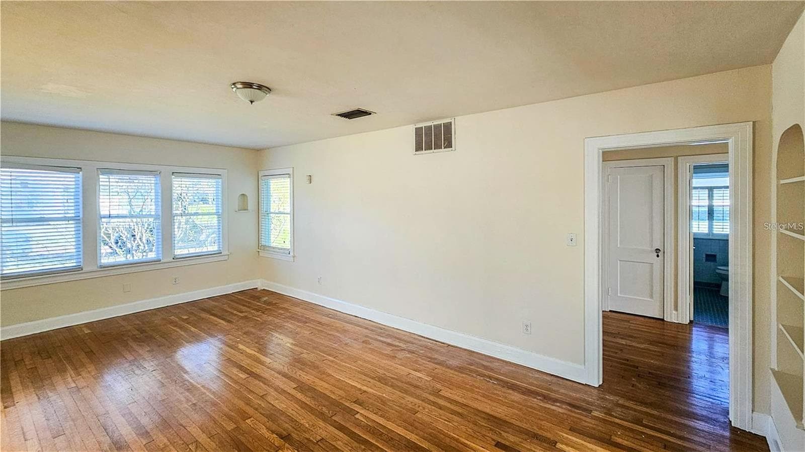 Single Family Residence at 860 16TH AVE S, ST PETERSBURG, photo 14 of 51