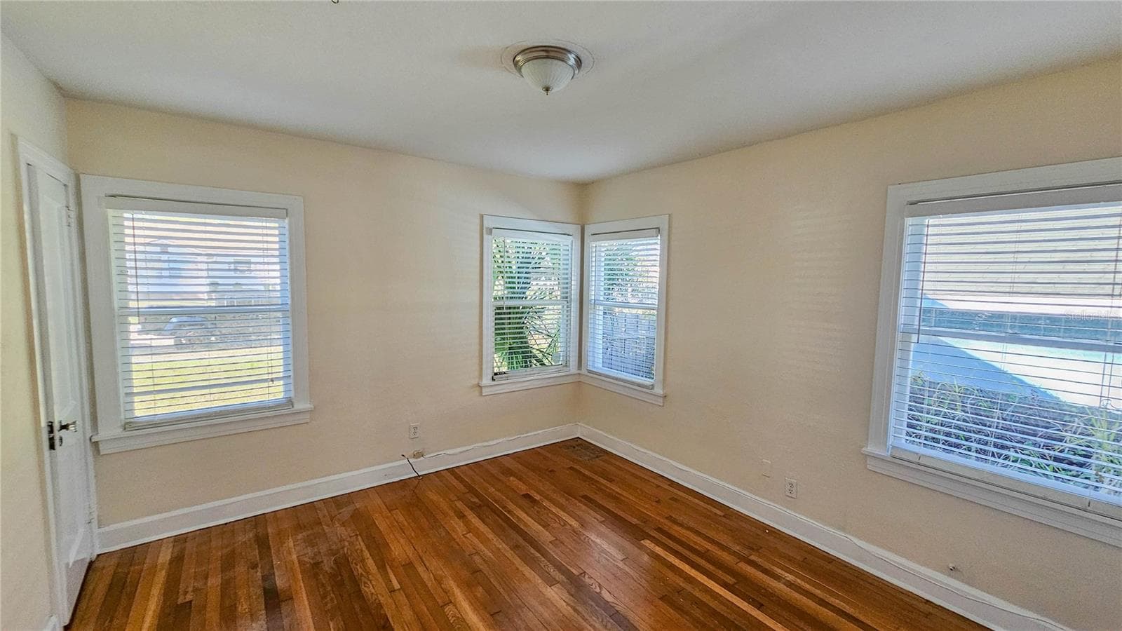 Single Family Residence at 860 16TH AVE S, ST PETERSBURG, photo 17 of 51