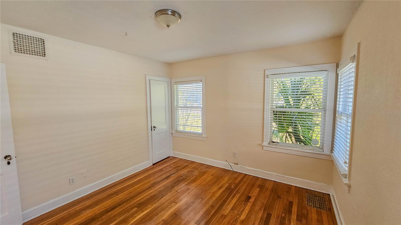 Single Family Residence at 860 16TH AVE S, ST PETERSBURG, photo 20 of 51