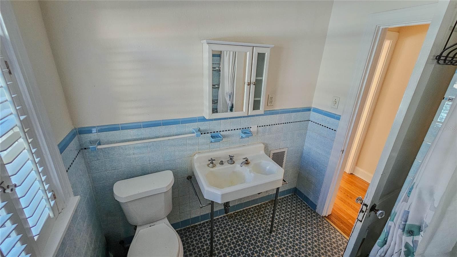 Single Family Residence at 860 16TH AVE S, ST PETERSBURG, photo 23 of 51