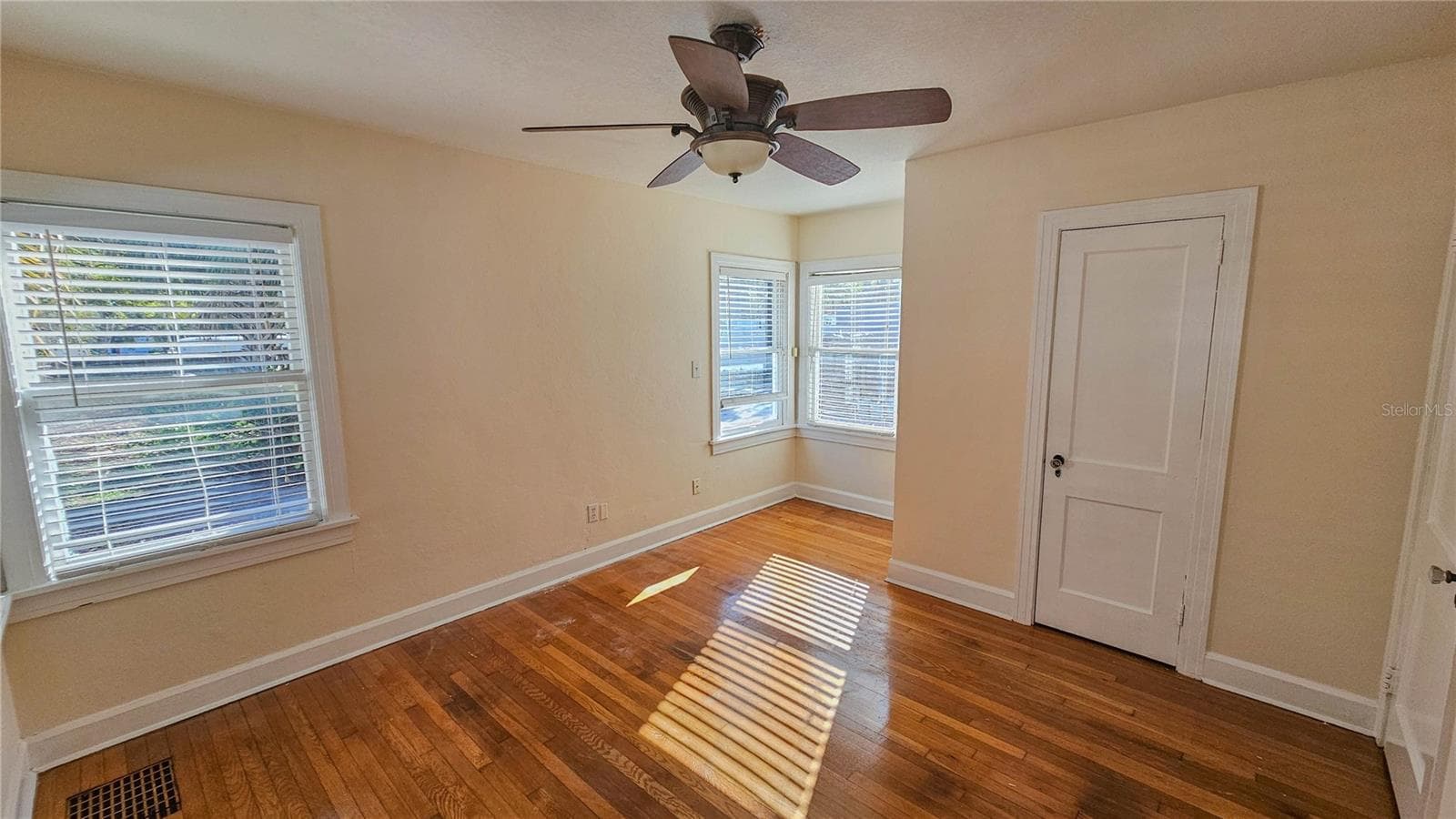Single Family Residence at 860 16TH AVE S, ST PETERSBURG, photo 25 of 51