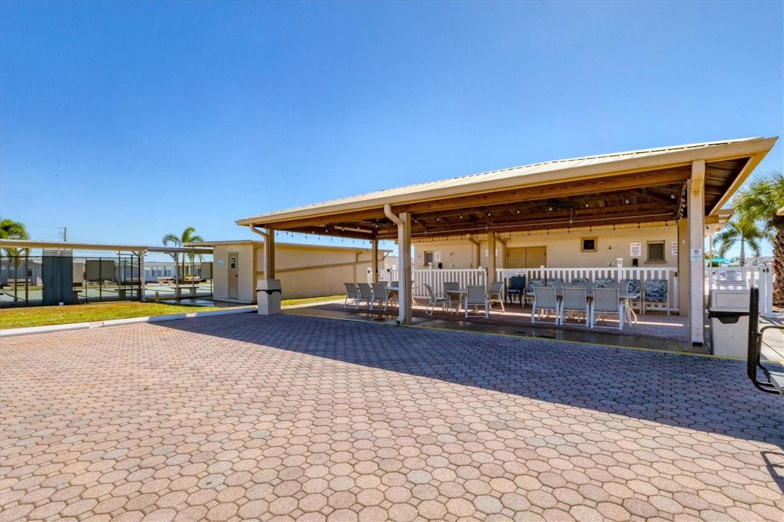Pool Cabana - 1212 45TH AVE E, ELLENTON