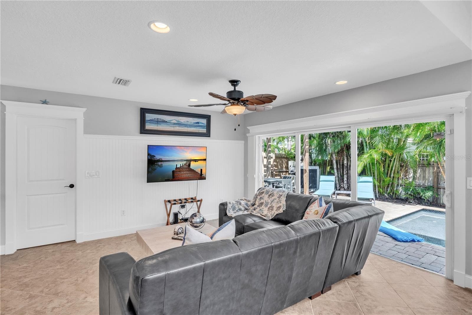 Single Family Residence at 302 67TH ST, HOLMES BEACH, photo 13 of 40