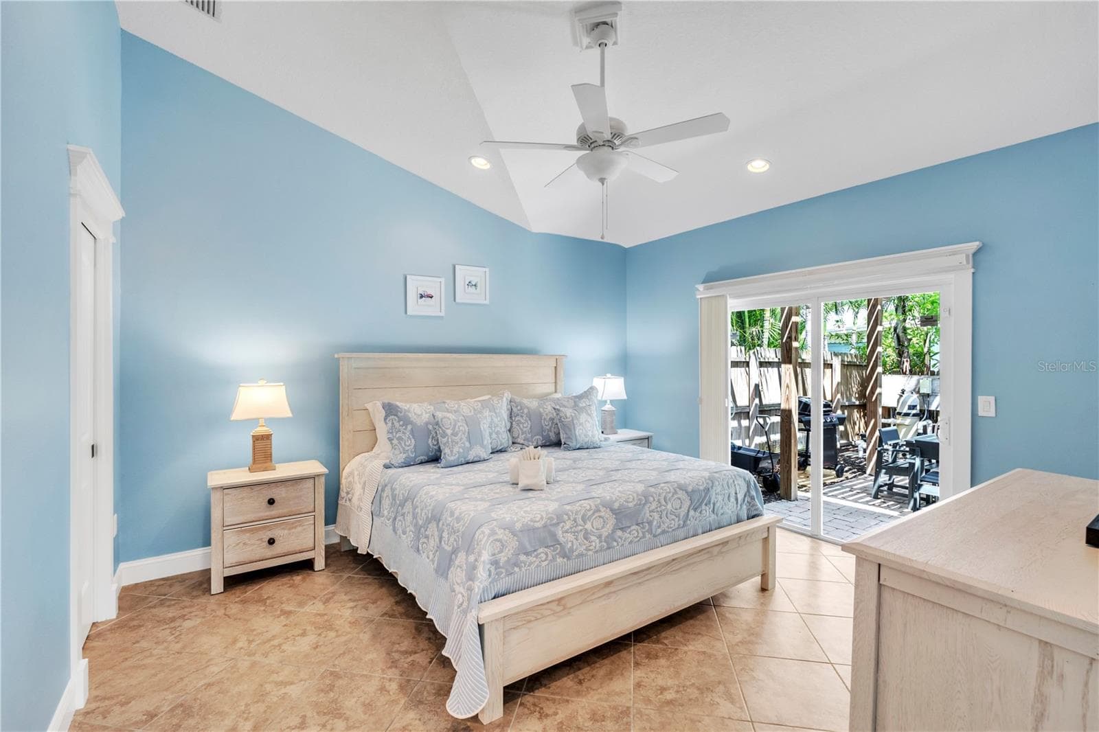 Single Family Residence at 302 67TH ST, HOLMES BEACH, photo 19 of 40