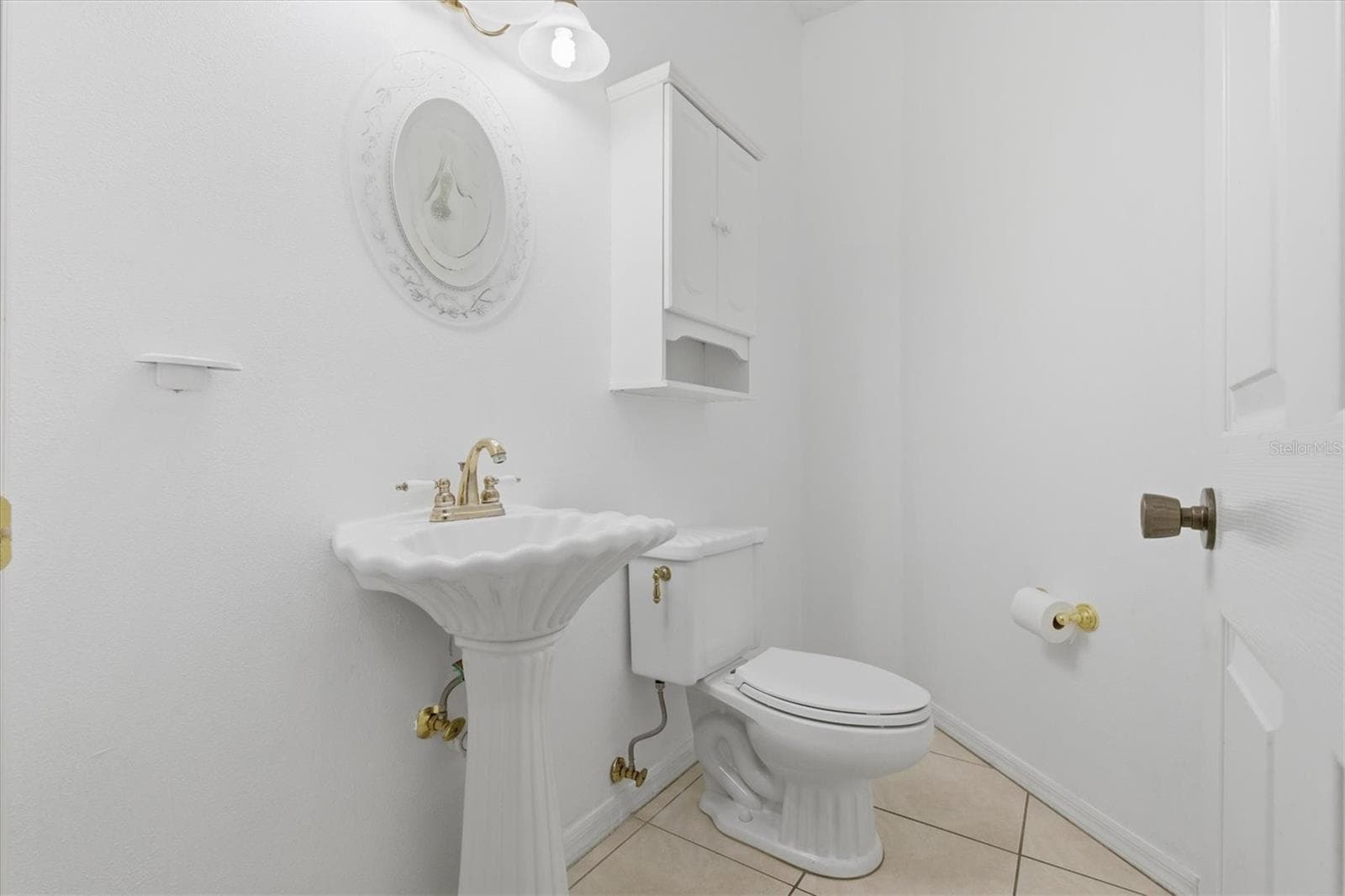 Powder bath 1st floor - 2328 WARWICK DR, OLDSMAR