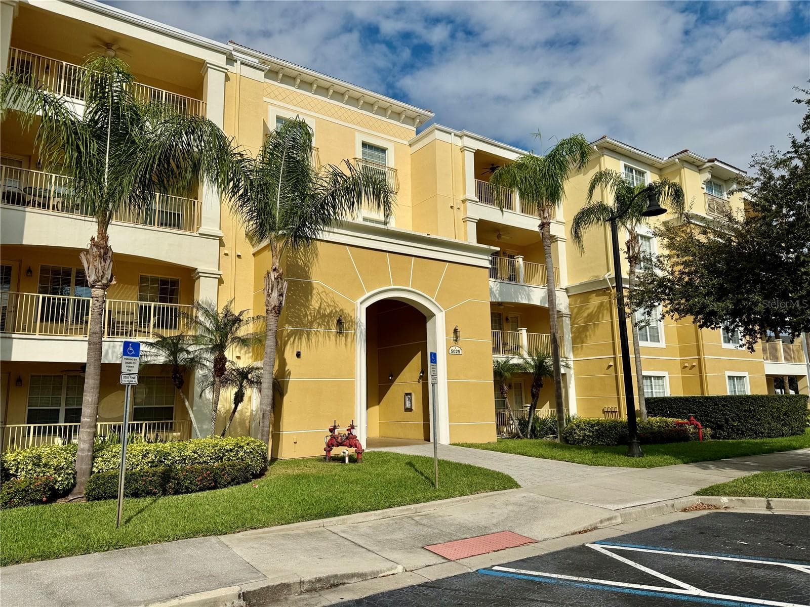 5025 SHOREWAY LOOP #105
