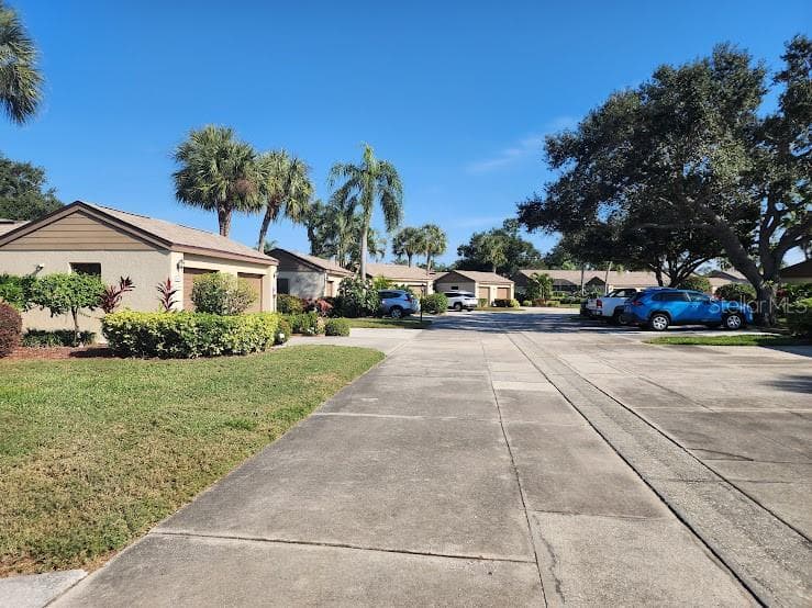 Plenty of guest parking - 3441 BEEKMAN PL #40, SARASOTA