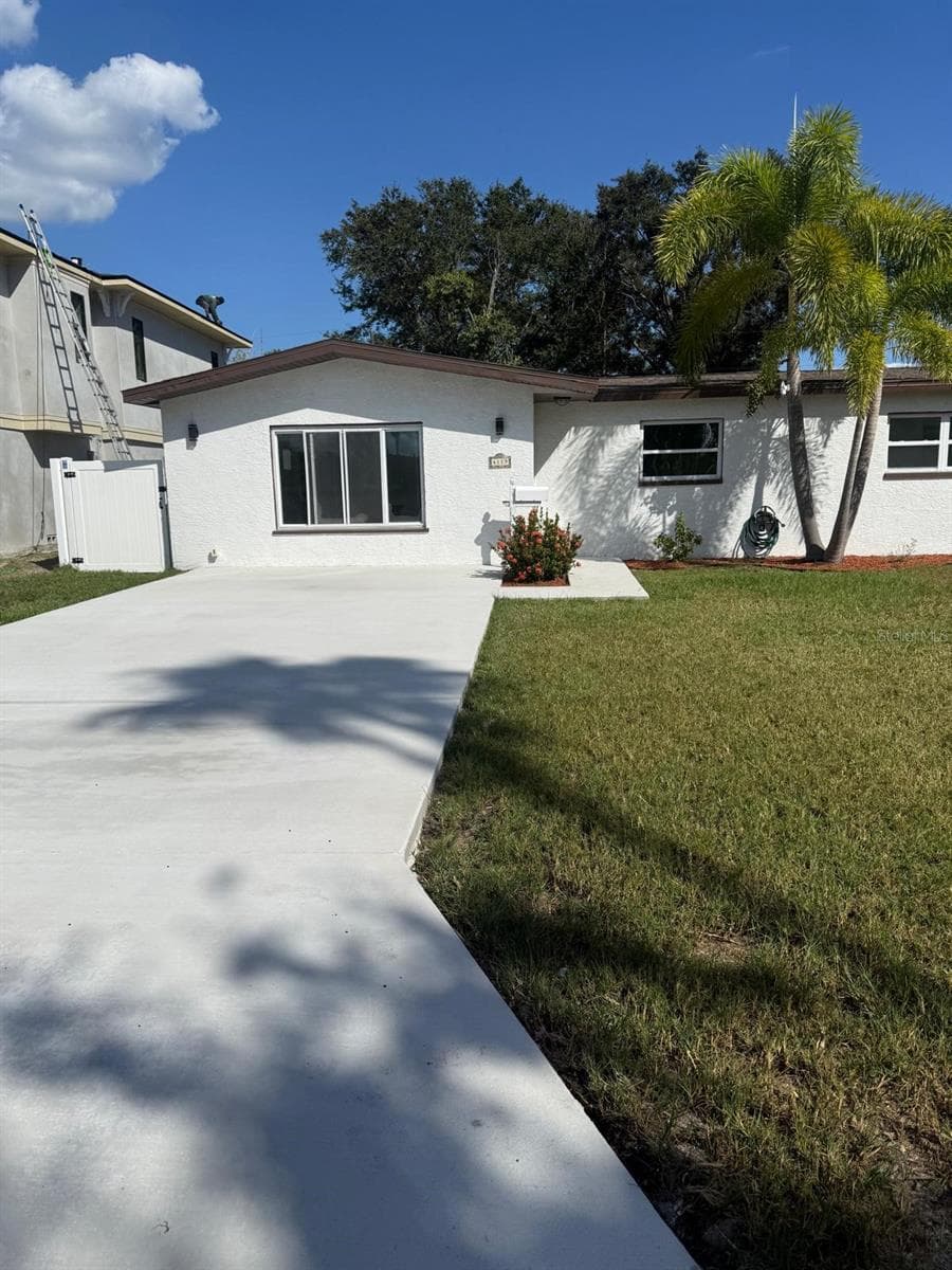 Single Family Residence at 4119 HARRISBURG ST NE, ST PETERSBURG, photo 2 of 36