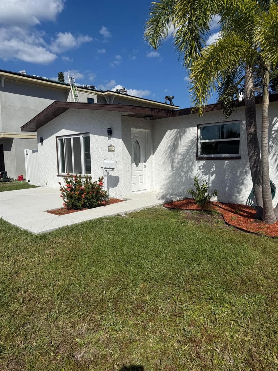 Single Family Residence at 4119 HARRISBURG ST NE, ST PETERSBURG, photo 4 of 36