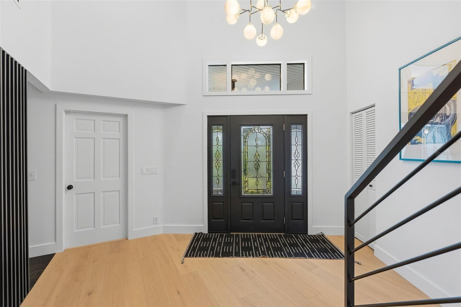 open, inviting entry way - 6349 RAVENWOOD WAY, SARASOTA