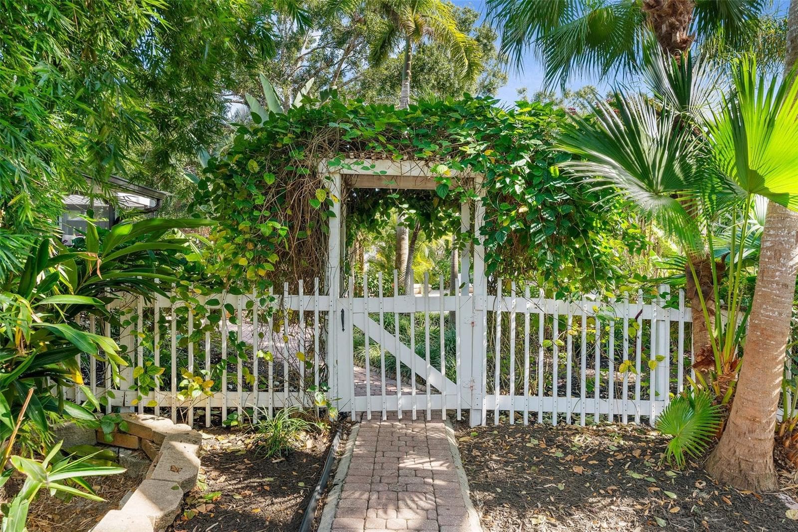 Single Family Residence at 6349 RAVENWOOD WAY, SARASOTA, photo 51 of 69