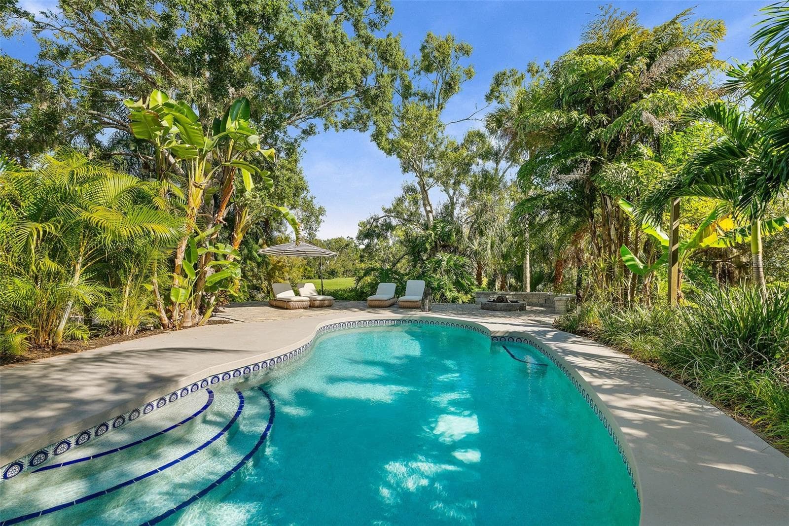 heated, salt water pool - 6349 RAVENWOOD WAY, SARASOTA
