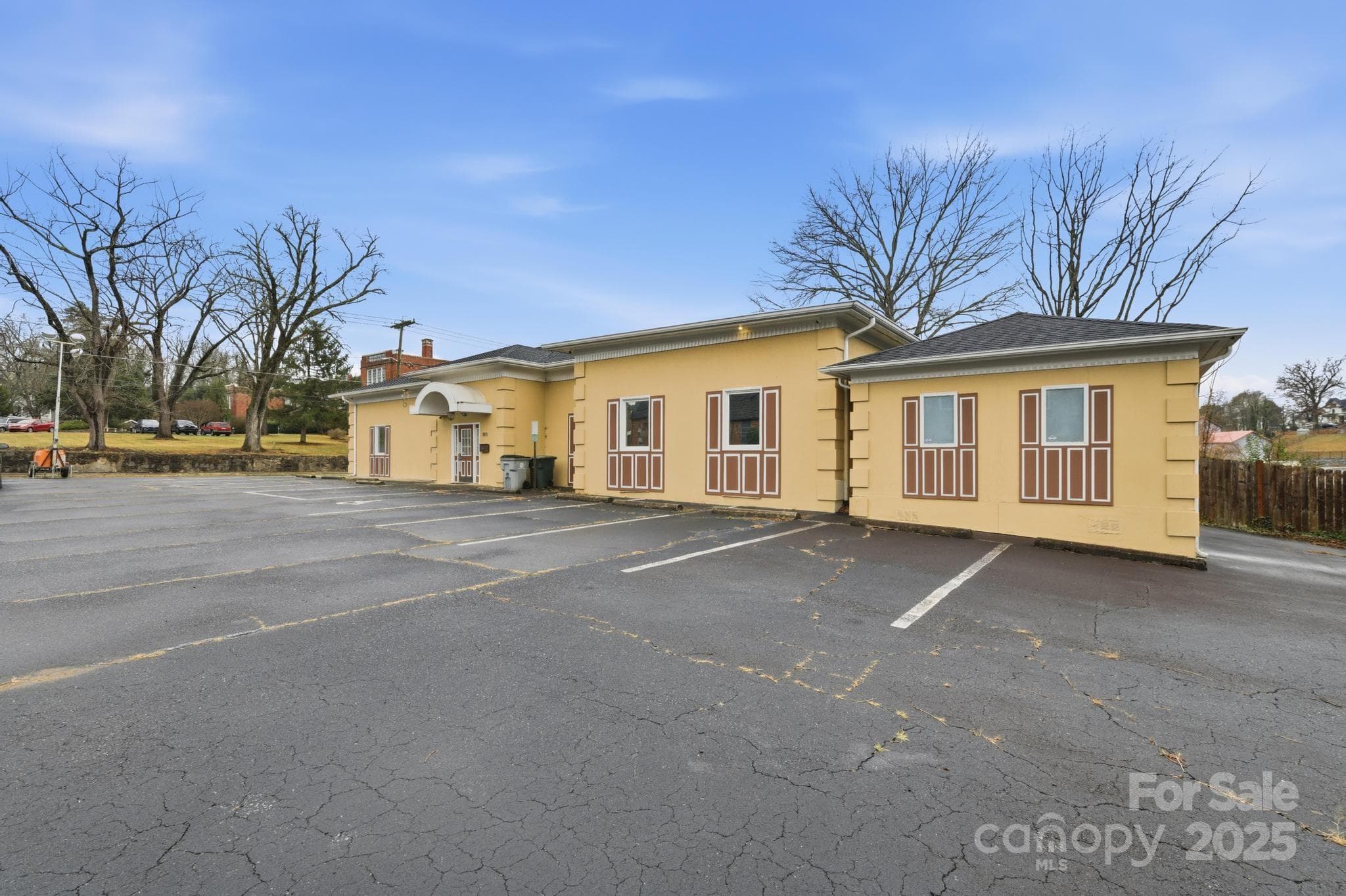 Business at Lenoir, photo 2 of 23