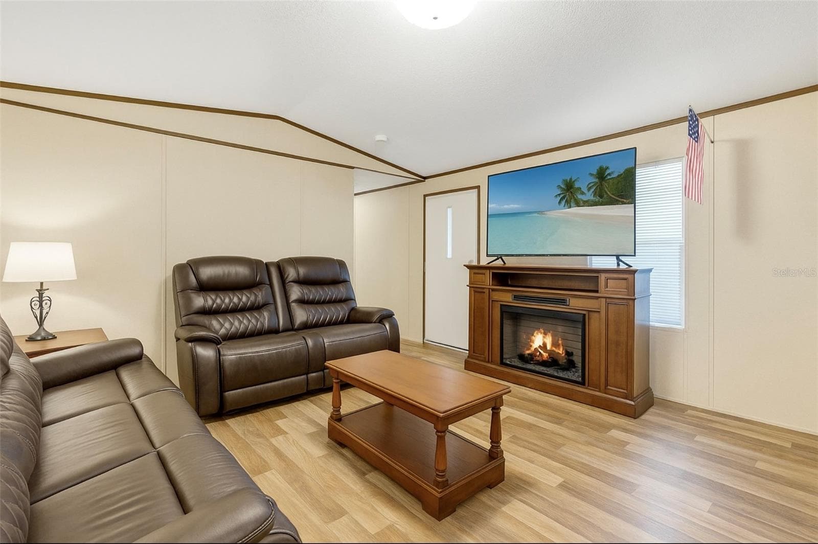 Manufactured Home at 327 TINDEL CAMP RD, LAKE WALES, photo 2 of 10