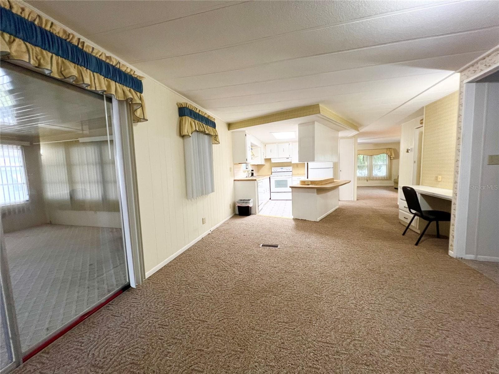 Mobile Home at 326 MARTIN DR, LAKELAND, photo 8 of 34