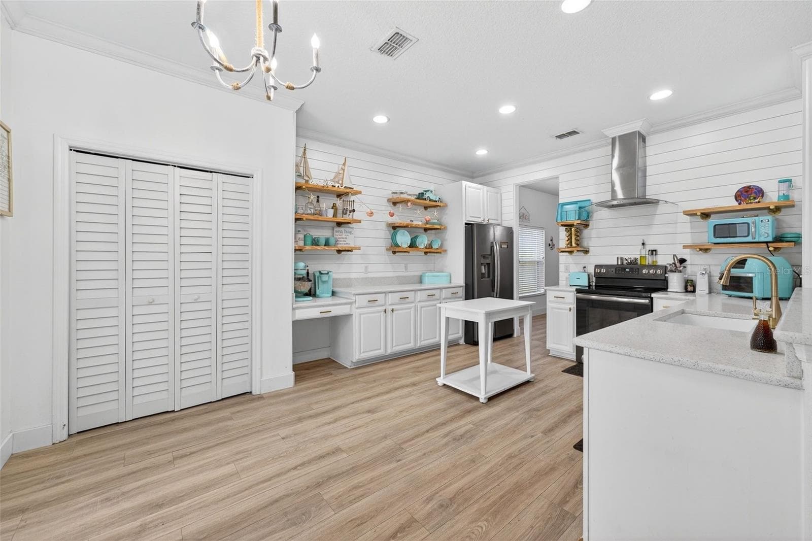 Supersized kitchen with room for everyone - 20930 SULLIVAN RANCH BLVD, MOUNT DORA