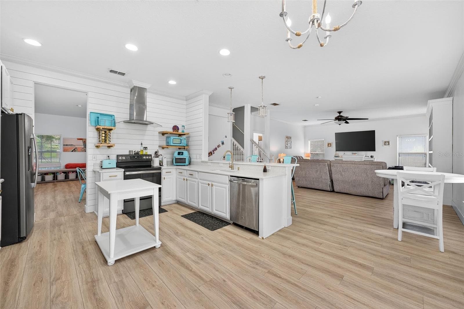 The chef of the house can enjoy entertaining family and friends - 20930 SULLIVAN RANCH BLVD, MOUNT DORA