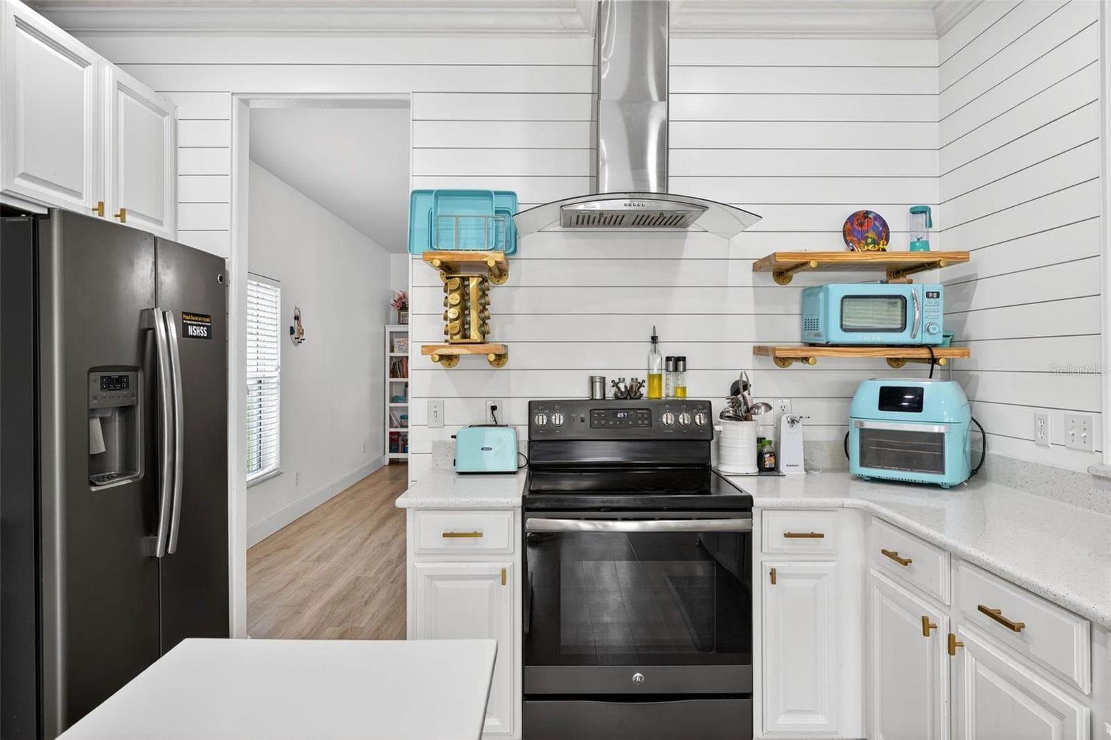 Stunning white shiplap adds amazing detail - 20930 SULLIVAN RANCH BLVD, MOUNT DORA
