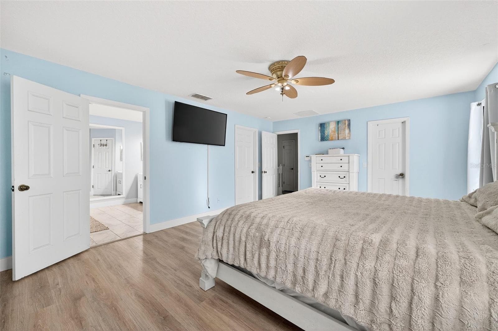 Two huge walk-in closets - 20930 SULLIVAN RANCH BLVD, MOUNT DORA
