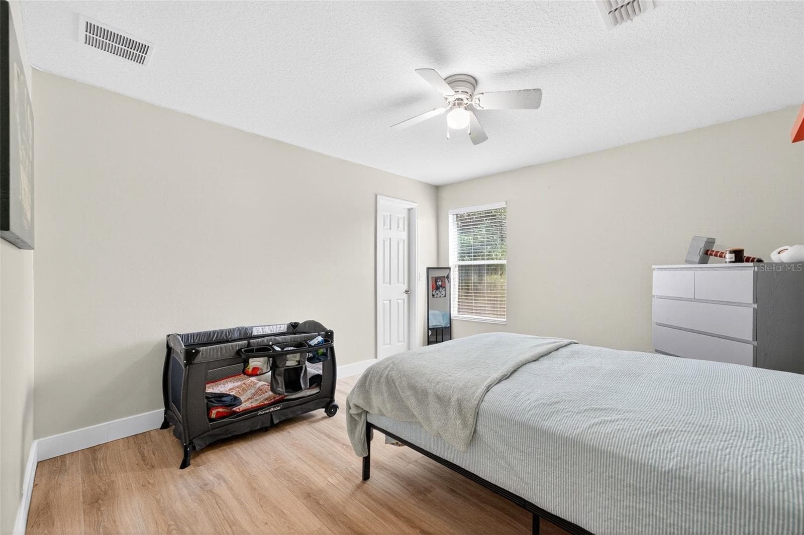 Bedroom 2 with walk-in closet - 20930 SULLIVAN RANCH BLVD, MOUNT DORA