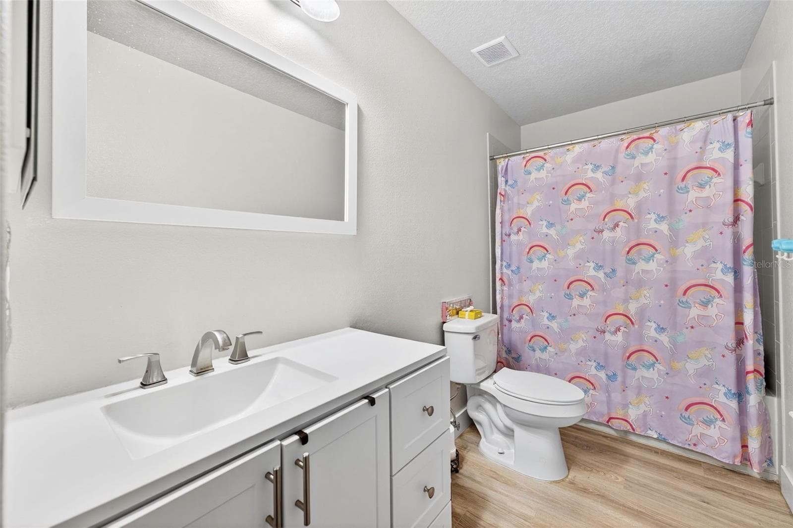 Second upstairs all bath stops the fighting over who gets a shower next - 20930 SULLIVAN RANCH BLVD, MOUNT DORA