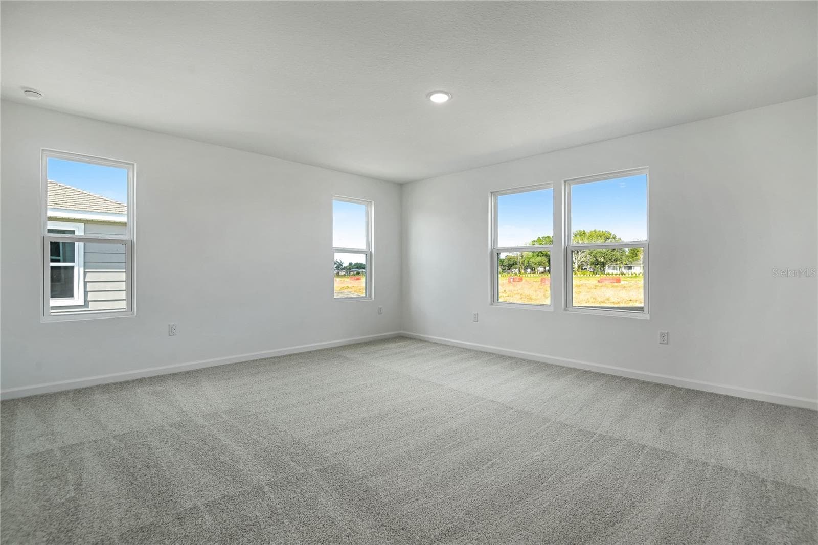 Single Family Residence at 1257 DAISY HILL AVE, DUNDEE, photo 11 of 19