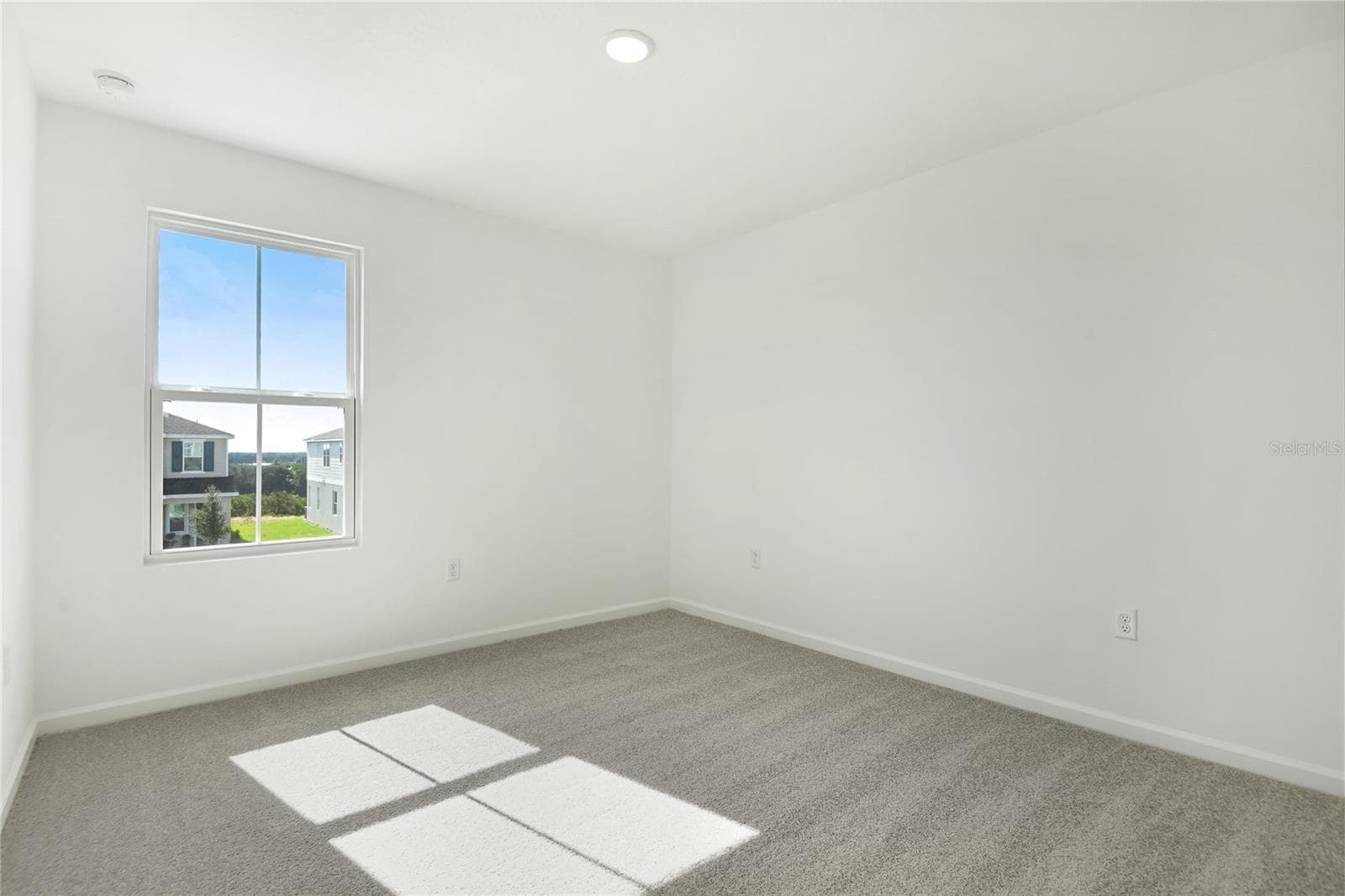 Single Family Residence at 1257 DAISY HILL AVE, DUNDEE, photo 14 of 19