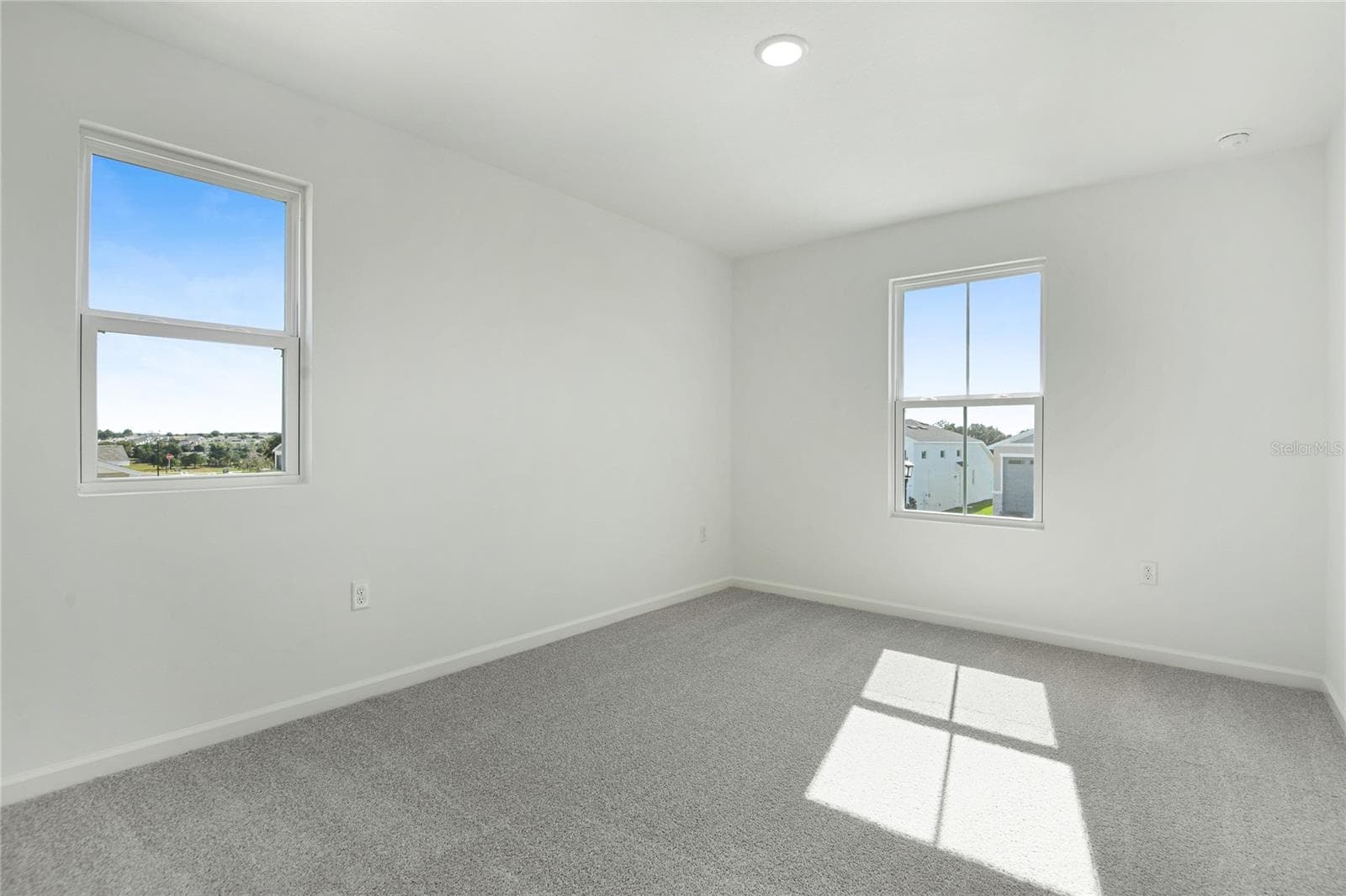 Single Family Residence at 1257 DAISY HILL AVE, DUNDEE, photo 15 of 19