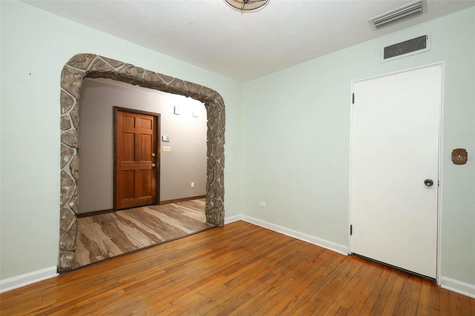 Single Family Residence at 921 ELDRIDGE ST, ORLANDO, photo 14 of 30