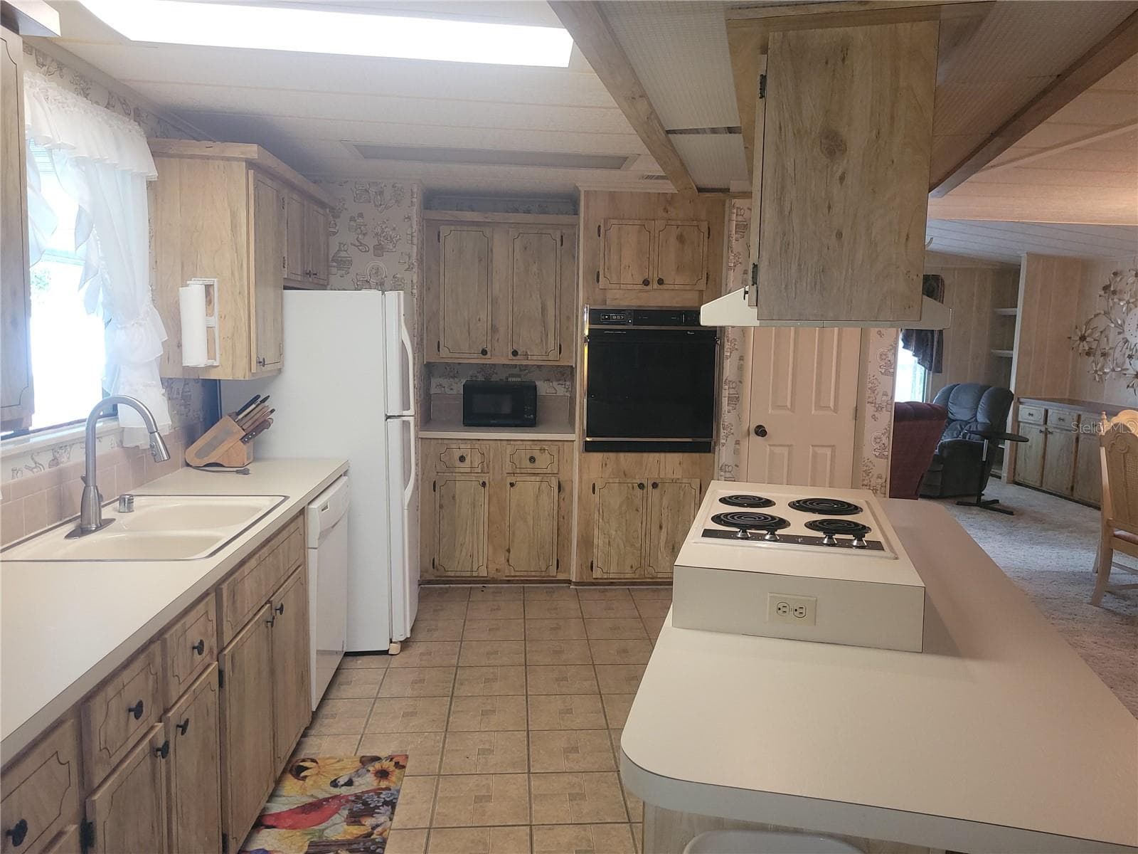 Kitchen - 3027 GALAXY LN, LAKELAND