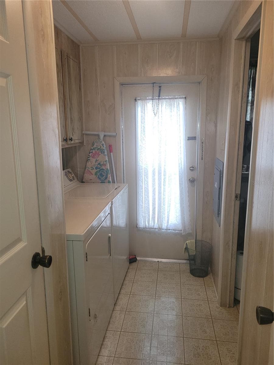 Laundry - 3027 GALAXY LN, LAKELAND