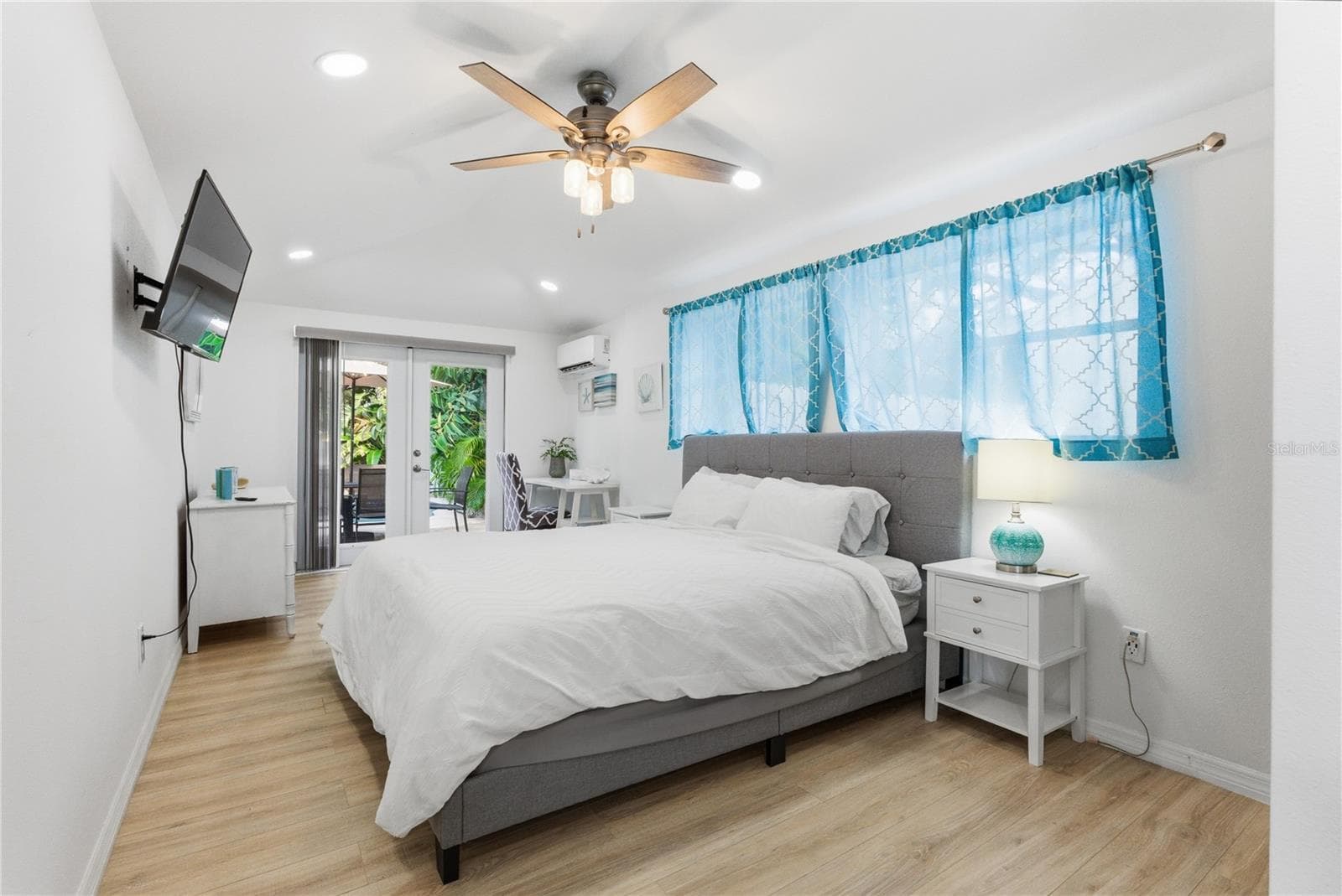 Single Family Residence at 1249 ESSEX DR N, ST PETERSBURG, photo 11 of 26