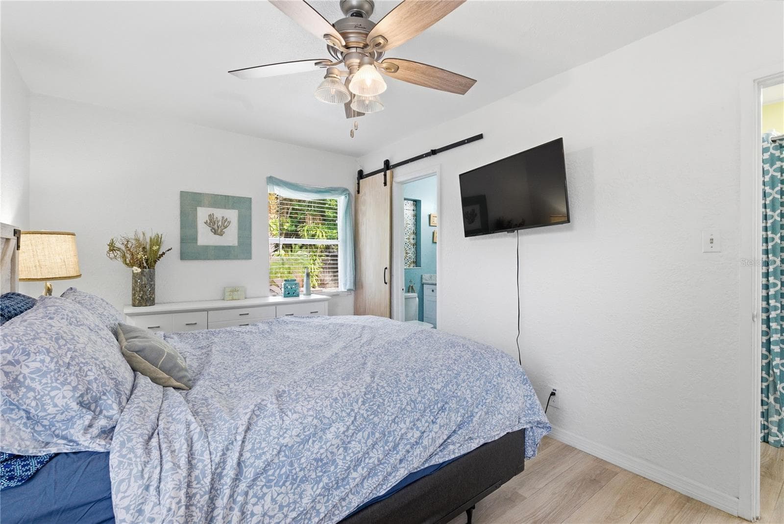 Single Family Residence at 1249 ESSEX DR N, ST PETERSBURG, photo 17 of 26