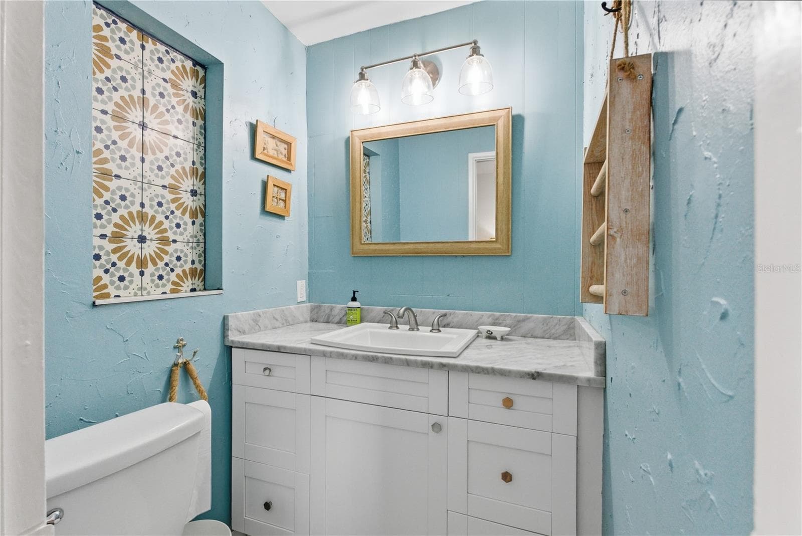 Single Family Residence at 1249 ESSEX DR N, ST PETERSBURG, photo 18 of 26