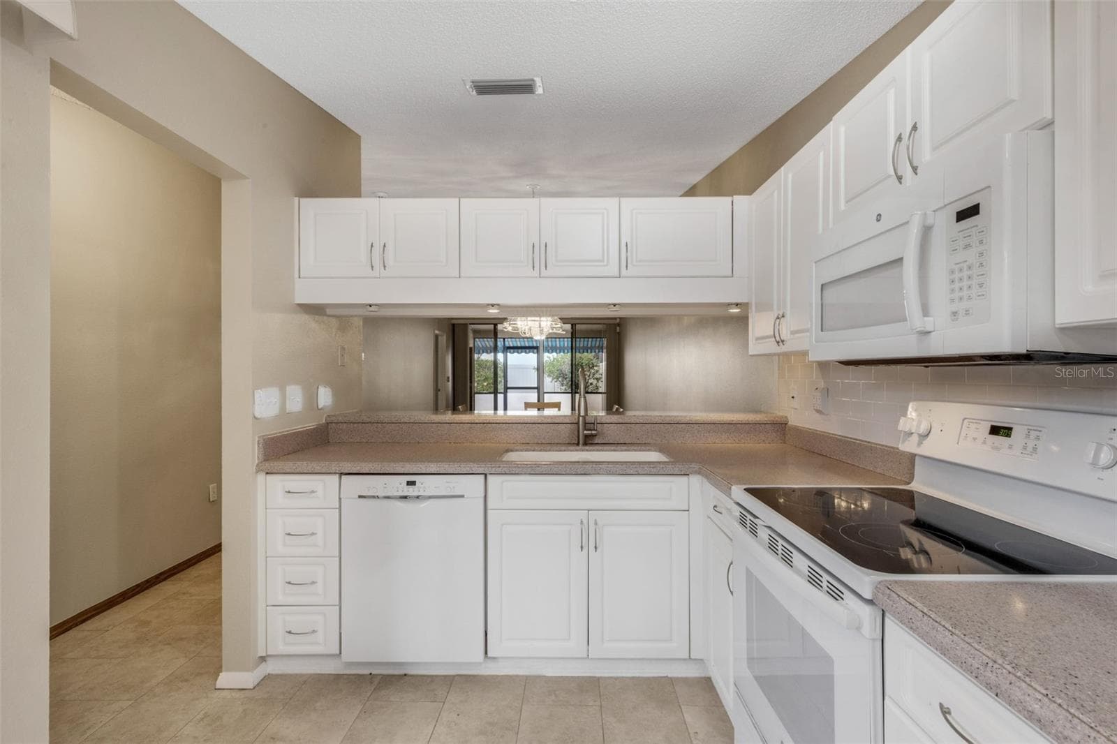 Condominium at 3441 BEEKMAN PL #40, SARASOTA, photo 15 of 53