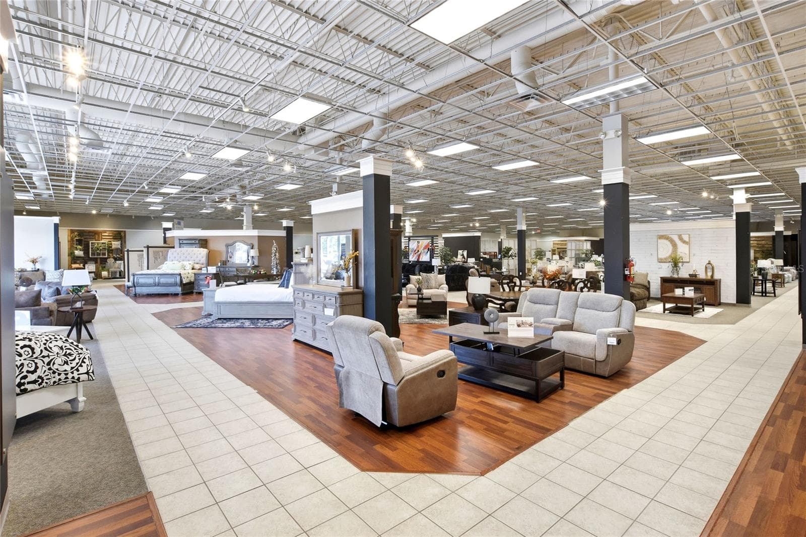 Retail at 1350 N BROADWAY AVE, BARTOW, photo 8 of 31