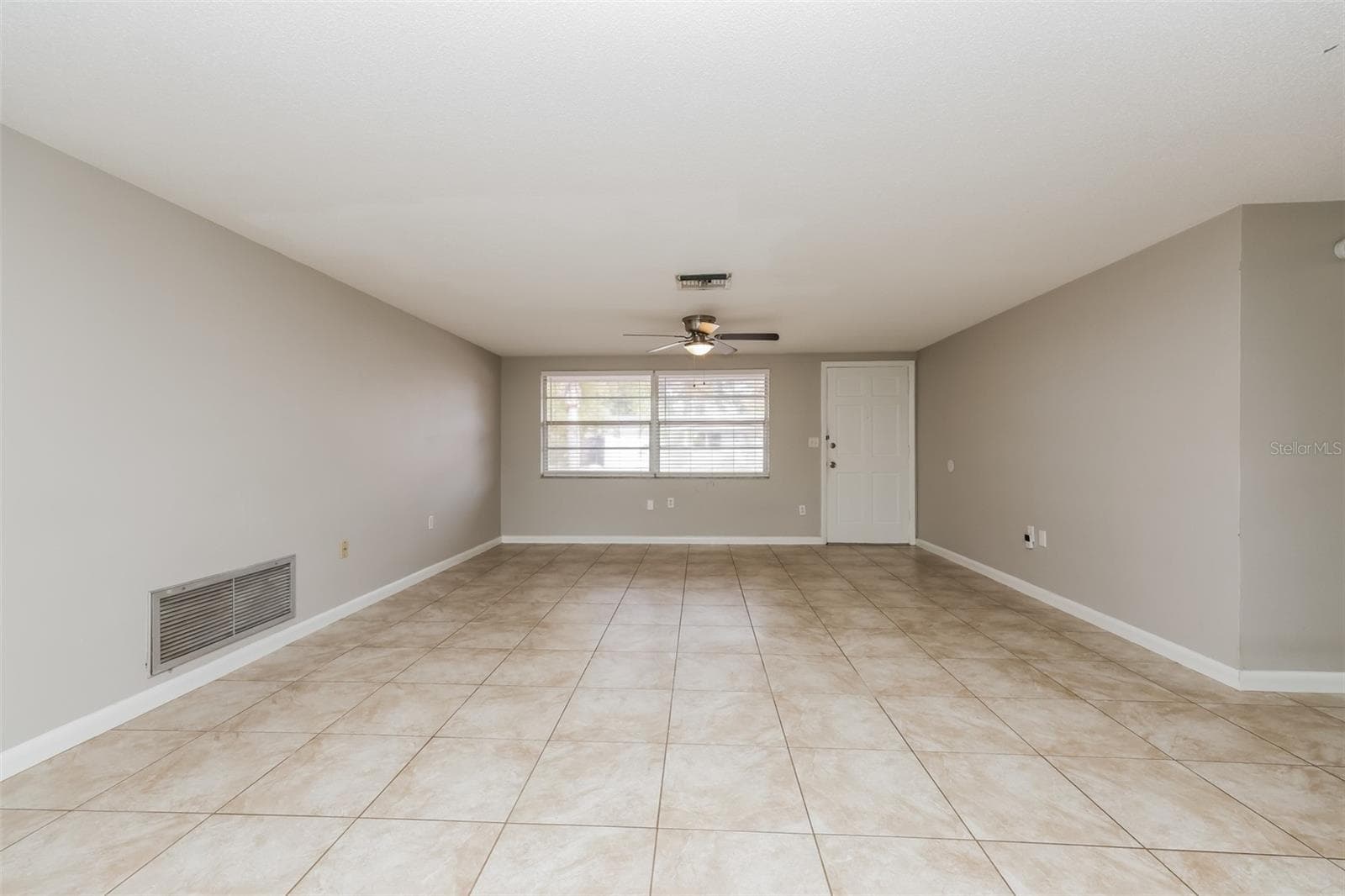 Single Family Residence at 7004 MAYFIELD DR, PORT RICHEY, photo 4 of 23