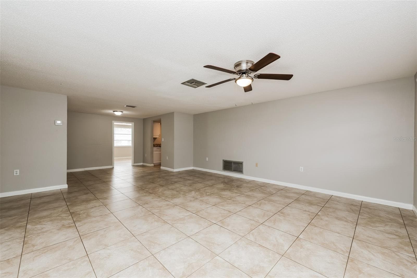 Single Family Residence at 7004 MAYFIELD DR, PORT RICHEY, photo 5 of 23