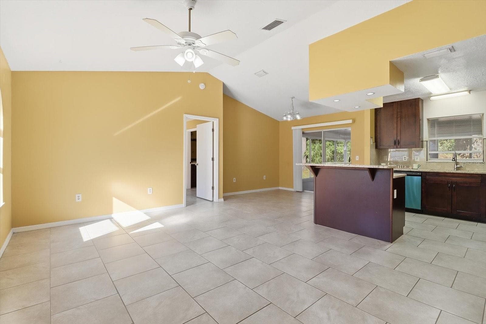 Single Family Residence at 9391 W MARQUETTE LN, CRYSTAL RIVER, photo 4 of 24