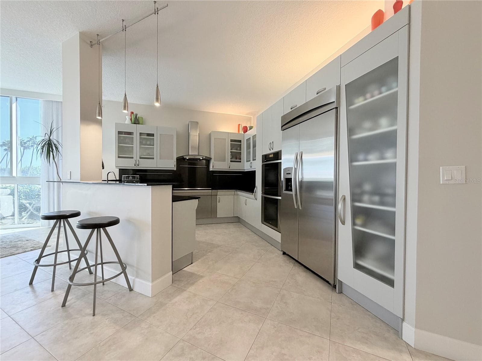 Miele Double Oven - 3880 N HIGHWAY A1A #104, HUTCHINSON ISLAND