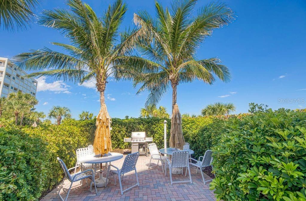 Grill area - 3880 N HIGHWAY A1A #104, HUTCHINSON ISLAND