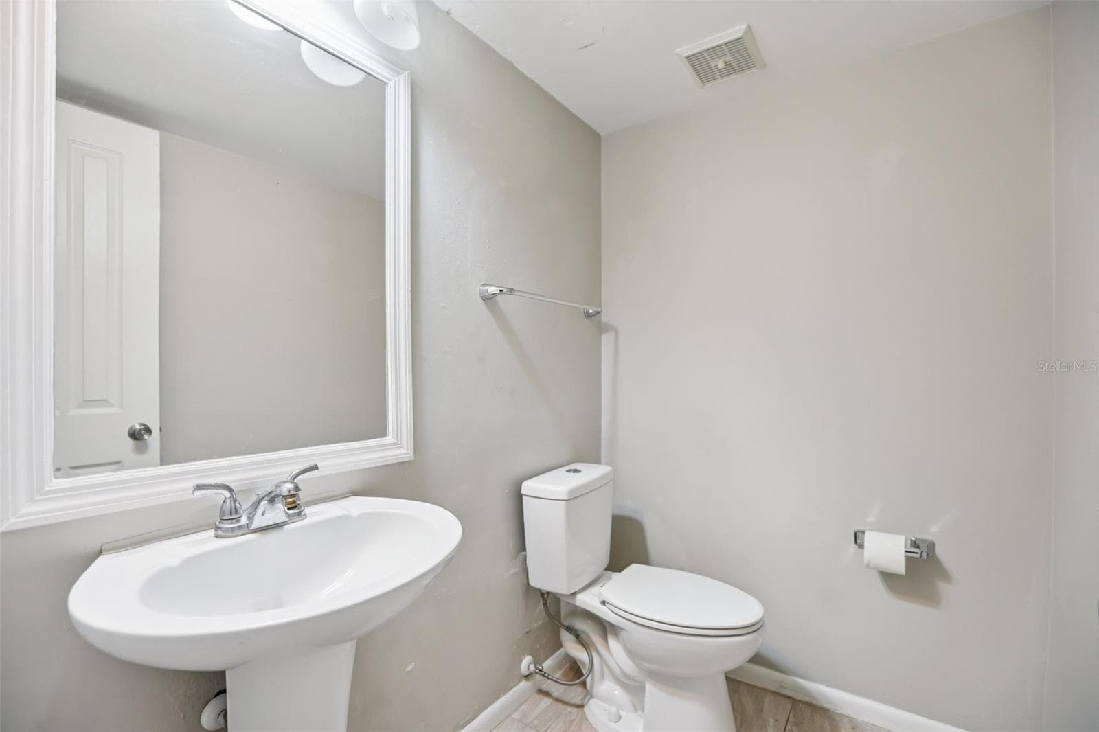 Downstairs Guest Bathroom - 1310 MOUNTAIN VIEW DR #105, TAMPA