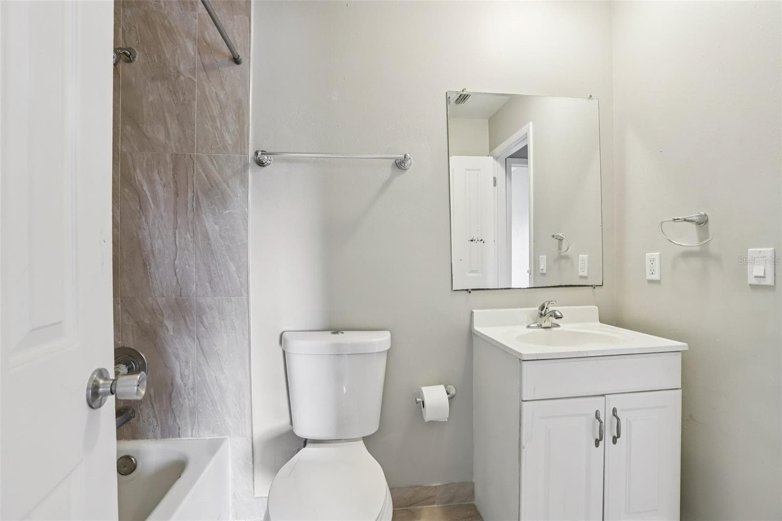 Upstairs Bathroom serving #2 Bedroom - 1310 MOUNTAIN VIEW DR #105, TAMPA
