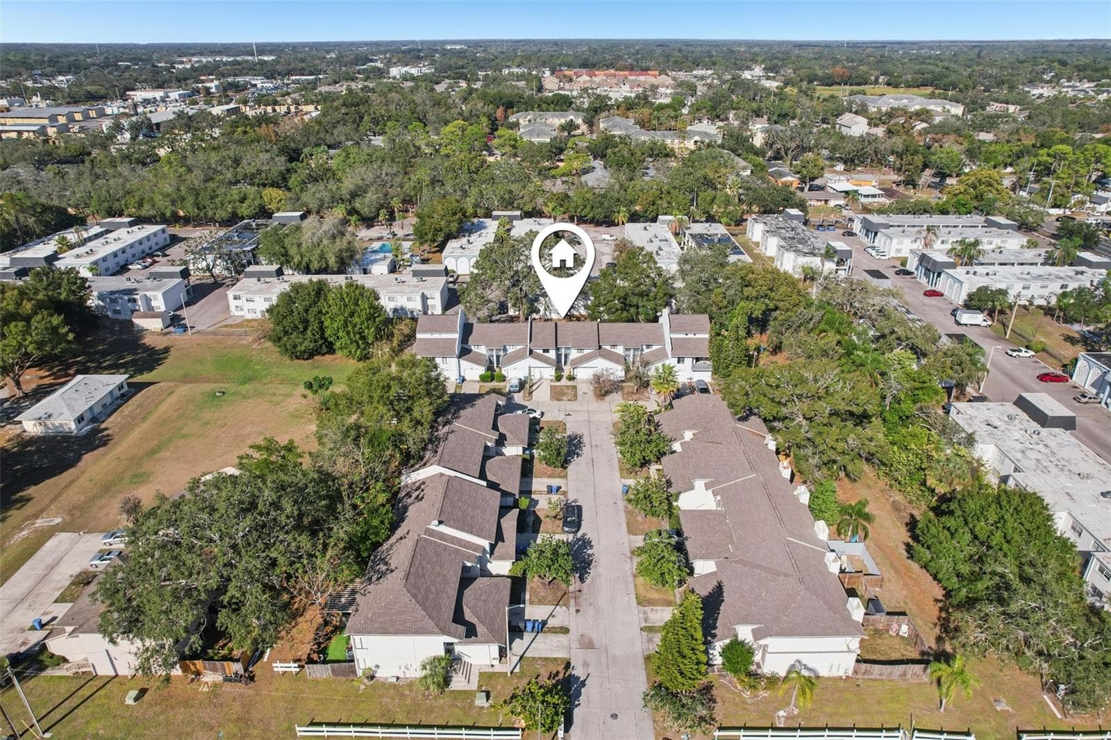 Townhouse at 1310 MOUNTAIN VIEW DR #105, TAMPA, photo 42 of 53