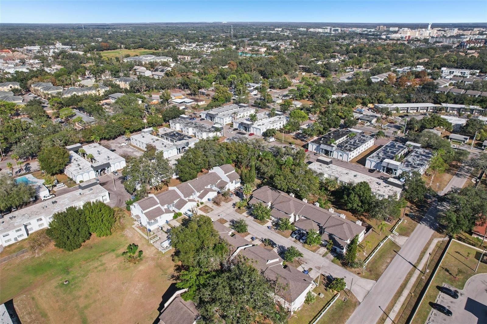Townhouse at 1310 MOUNTAIN VIEW DR #105, TAMPA, photo 43 of 53