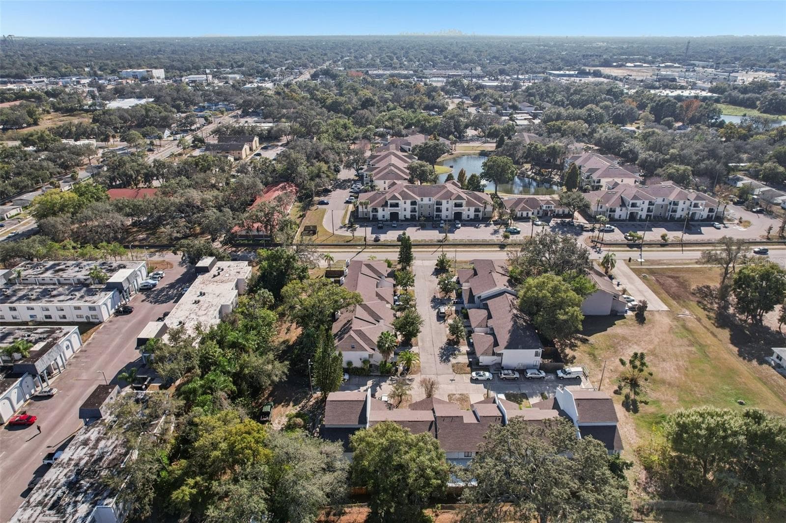 Townhouse at 1310 MOUNTAIN VIEW DR #105, TAMPA, photo 47 of 53