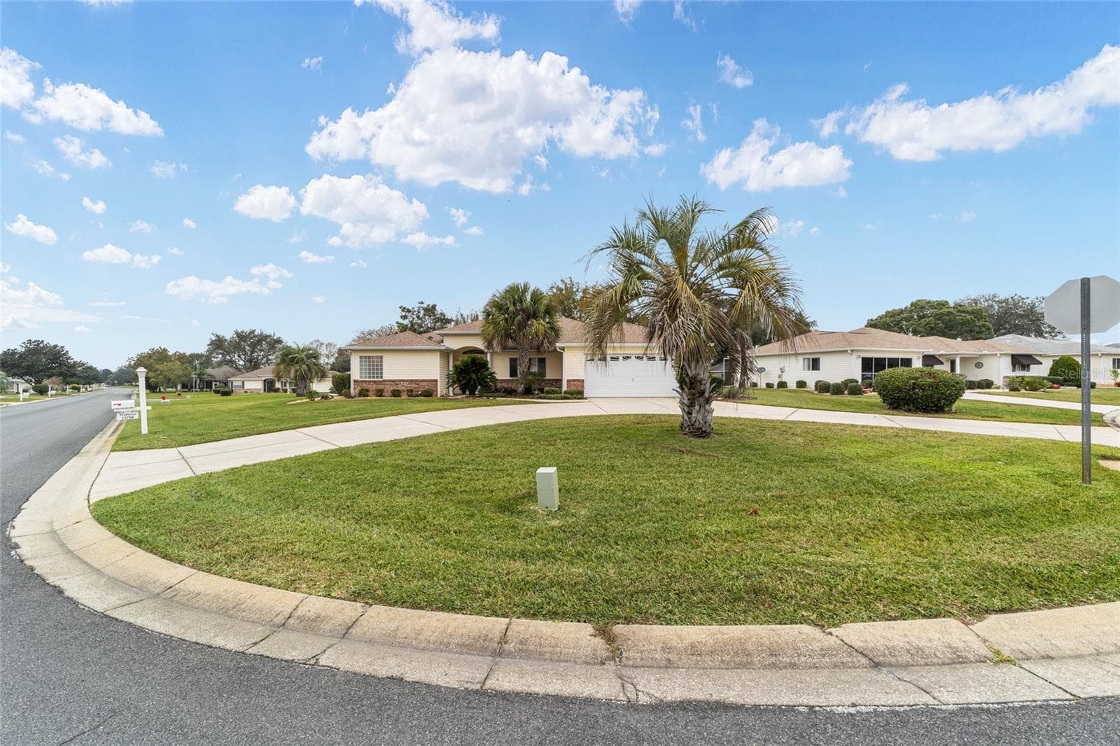 Single Family Residence at 13766 SE 89TH AVE, SUMMERFIELD, photo 4 of 68